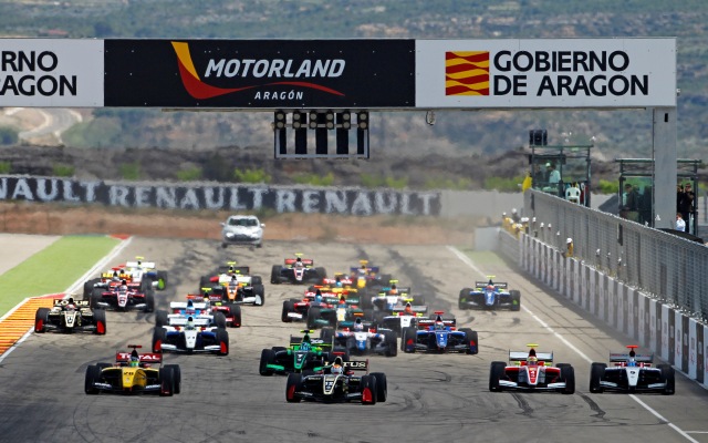 Nick Yelloly and Robin Frijns win the first races of the eagerly awaited Formula Renault 3.5 season, the latter leading the championship after his first weekend in the series...